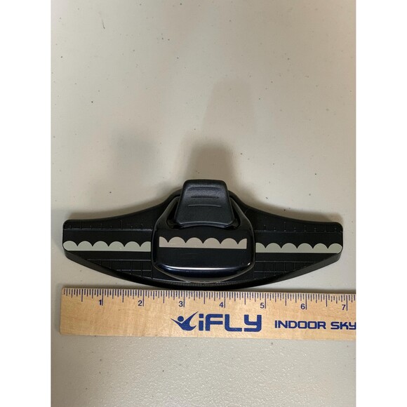 Stampin Up! Retired Scallop Edge Border Punch Craft Card Cutter Scrapbook Banner - Picture 7 of 9